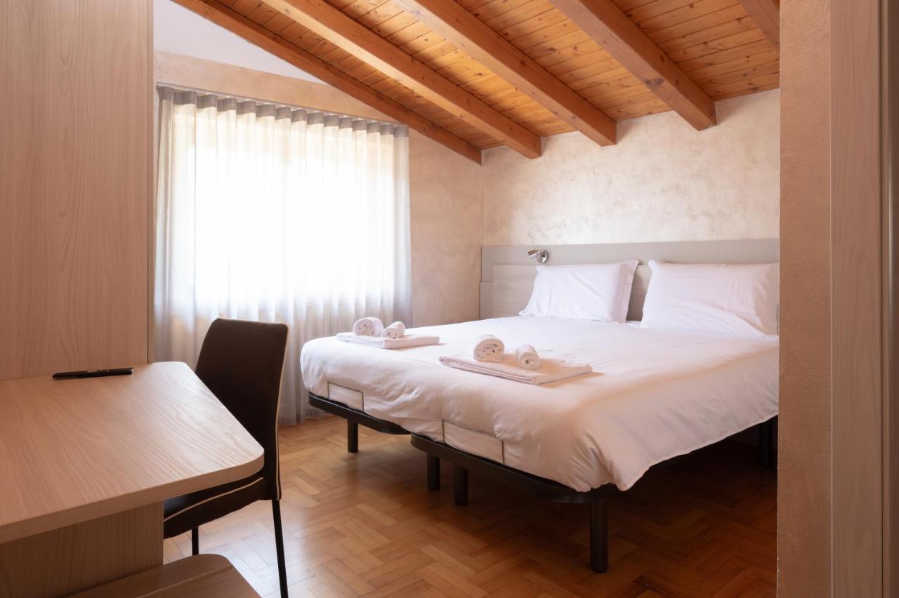 Hotel Vezza Alpine Lodge & Spa Vezza d'Oglio Bagian luar foto
